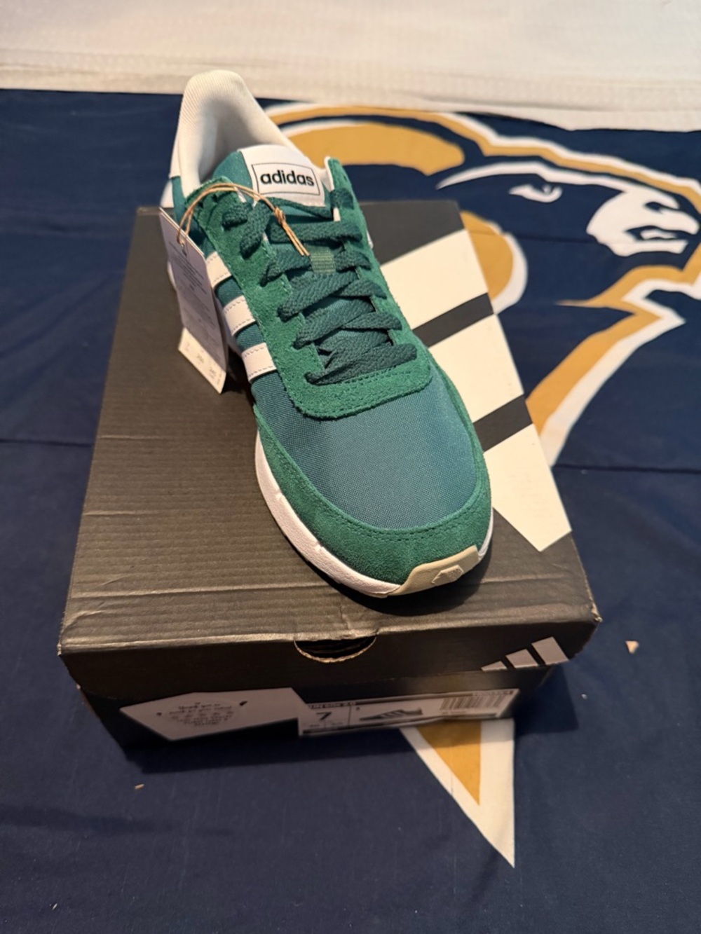 adidas Teal and White Classic Runner Shoe new in box size 7